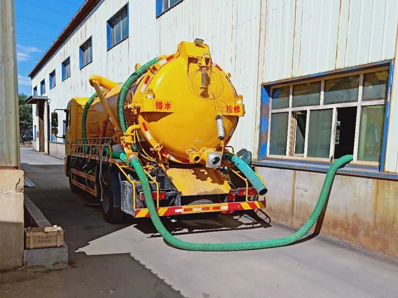 雨花台厂区化粪池清理